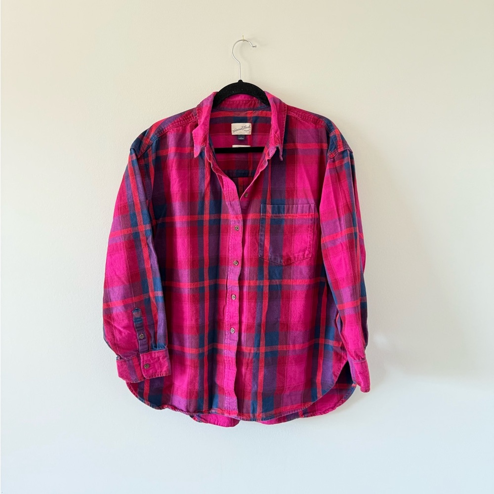 Universal Thread Vibrant Pink and Navy Plaid Shirt